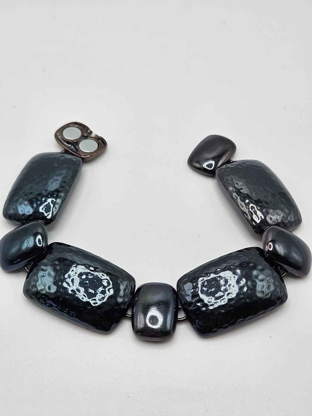 VINTAGE Dana Buchman Black Iridescent Metal Panel Beaded Bracelet Magnetic Clasp